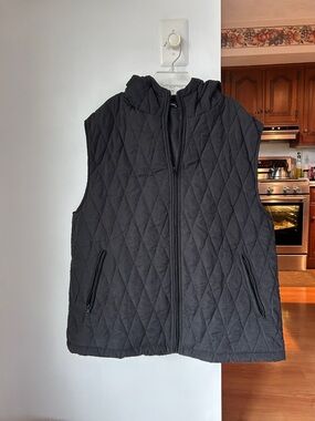 Pretty Garden || Quilted Hooded Black Vest